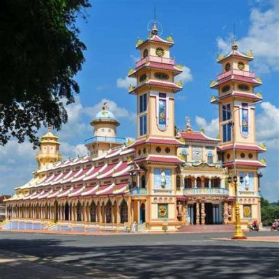 De Cao Dai Tempel! Een kleurrijke mix van religies en architectuur in Tay Ninh.