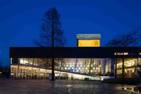 De Kunsthal Rotterdam: Een Smeltkroes van Creatieve Uitingen en Architectonische Pracht!