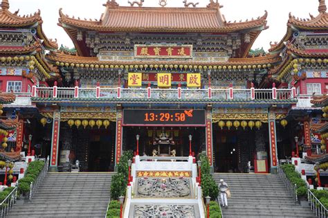 De Tianfu-tempel: Een Verborgen Juweel van Geschiedenis en Spiritualiteit!